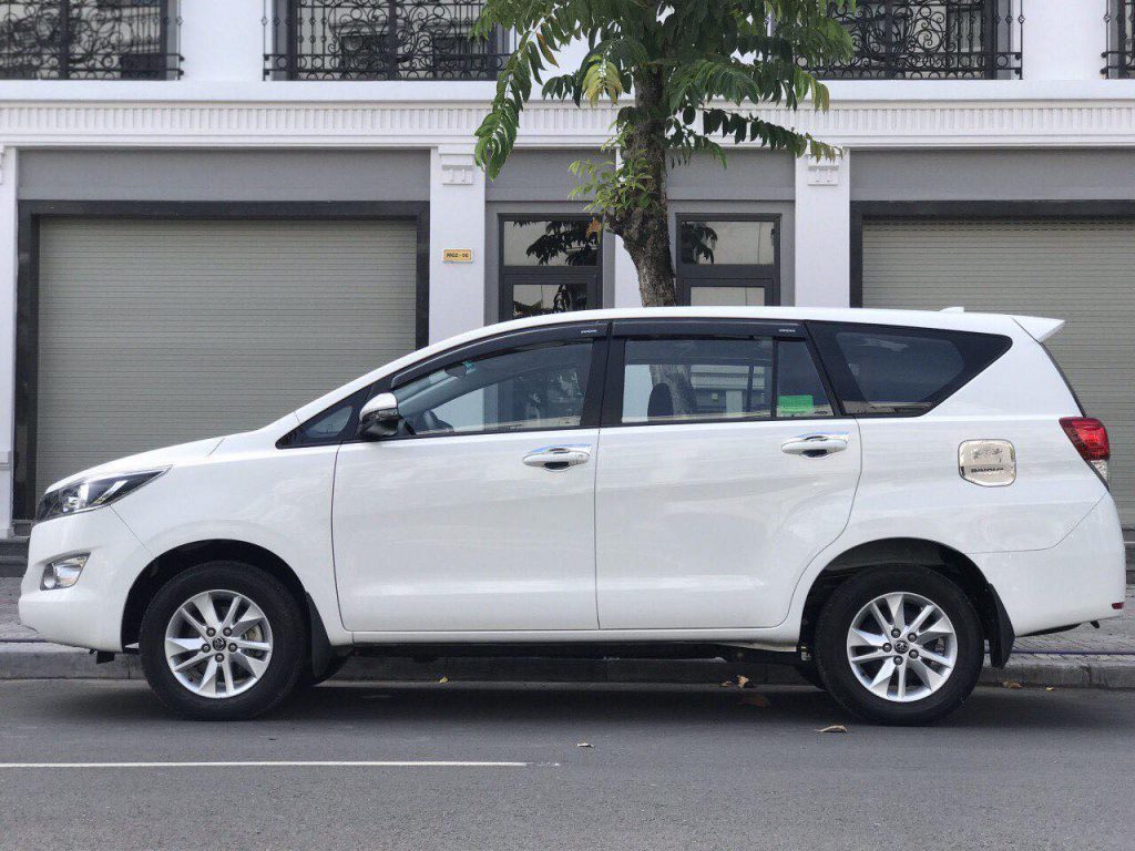 thuê xe innova tự lái